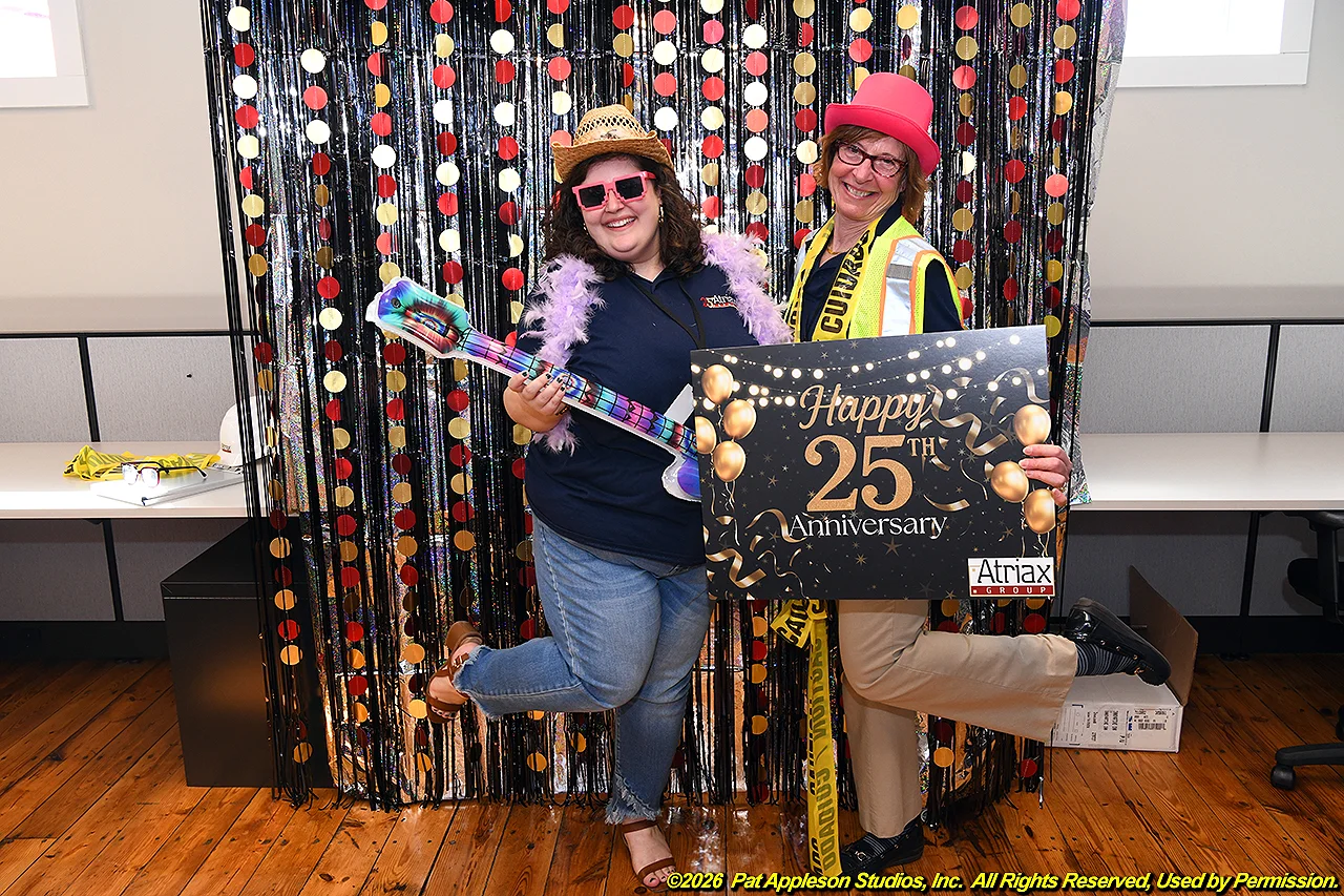 Saydie & Kim photo booth